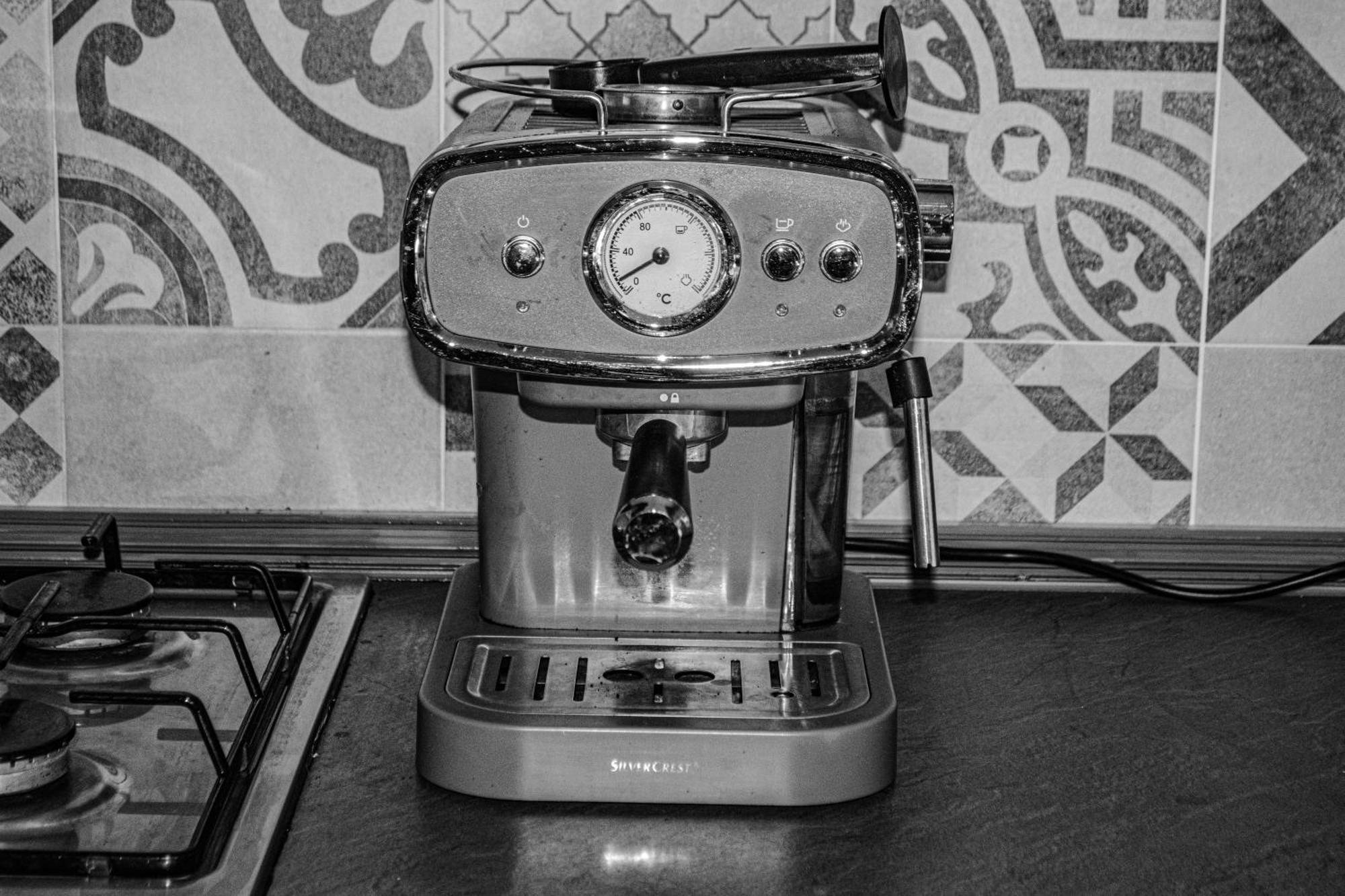 Emmanueli65 Fronte Clinica Per 4 Matrimoniale E Castello Bed and Breakfast Piacenza Exteriör bild